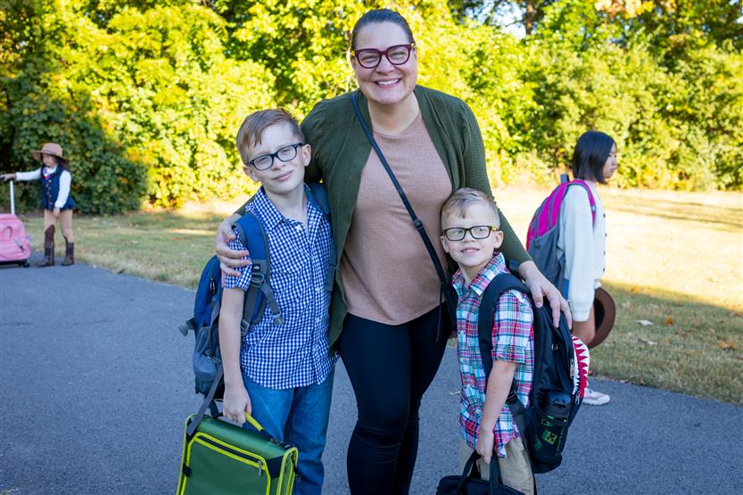 Lipscomb Elementary students walk to school